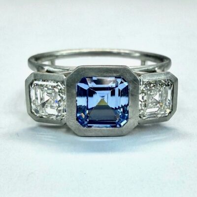 RING 0739 -  Blue Sapphire and Diamonds in 18k yellow gold