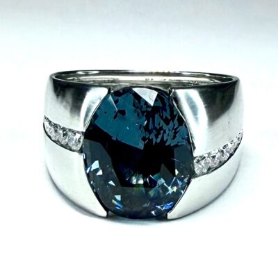 RING 0961 - Spinel and Diamonds in Platinum