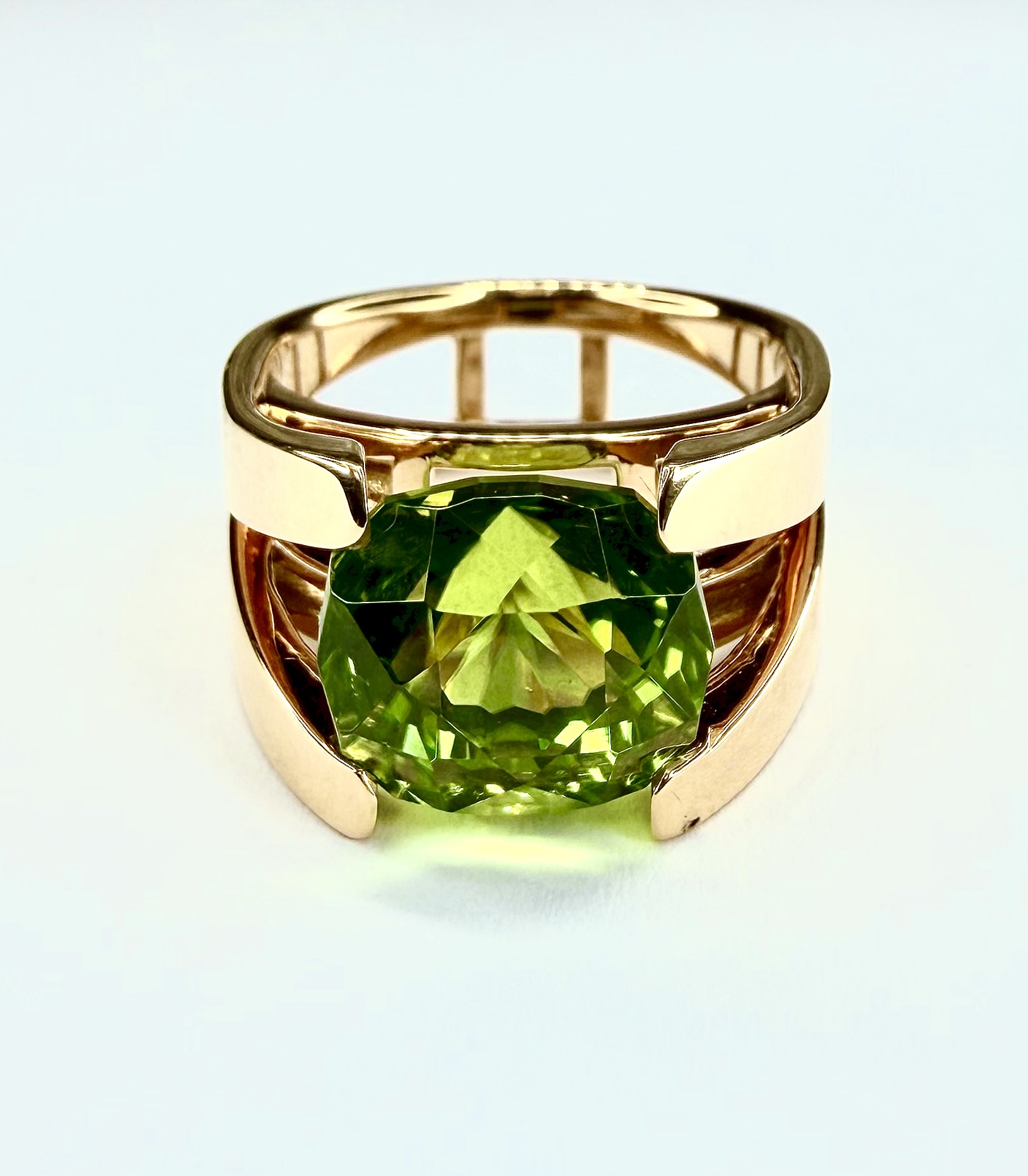 RING 0954 - Green Peridot in 18k Rose Gold