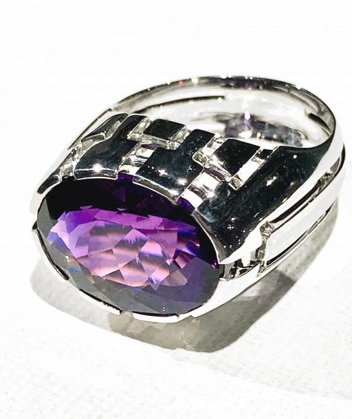 RING 999 - Amethyst in 18kt White Gold