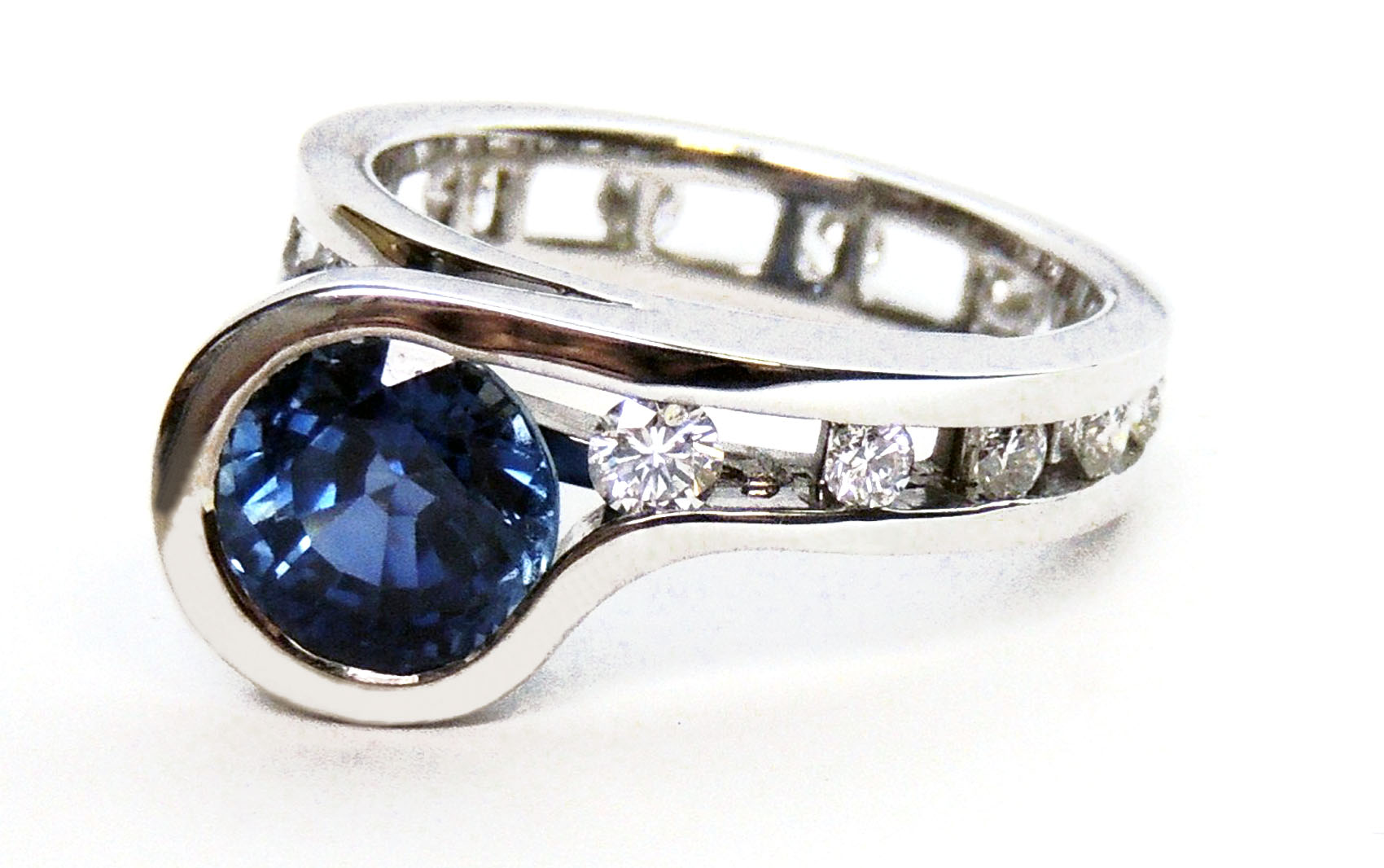 RING 853 - Blue Sapphire and Diamonds in 18kt White Gold - Michael ...