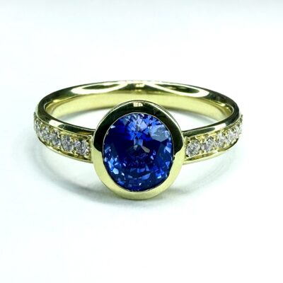 RING 0968 - Blue Sapphire and Diamonds in 18k Yellow Gold
