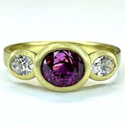 RING 0973 - Magenta Sapphire and Diamonds in 18kt Yellow Gold