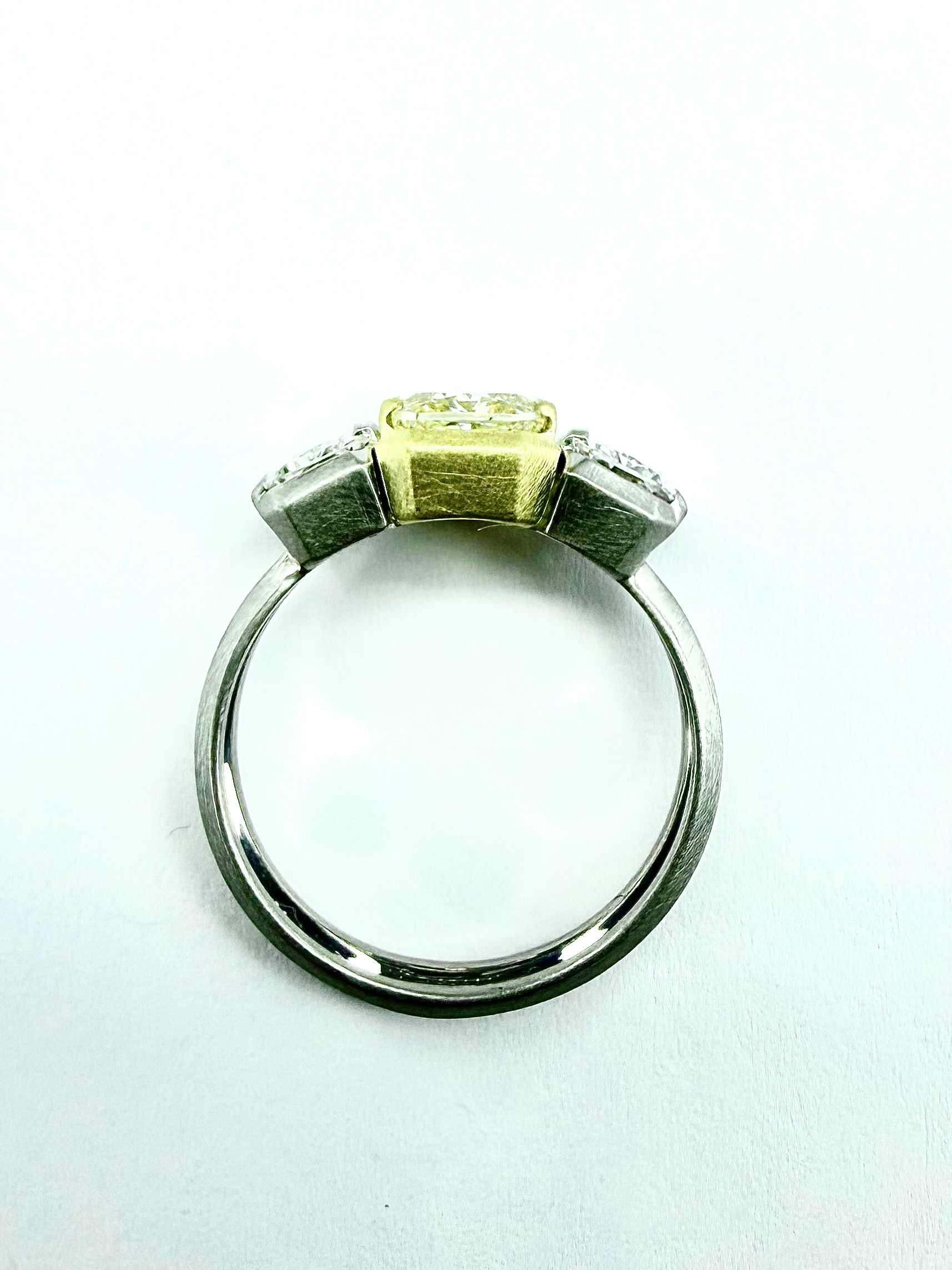 RING A-1111 - Light Yellow Diamond and Diamonds in Platinum - Image 2