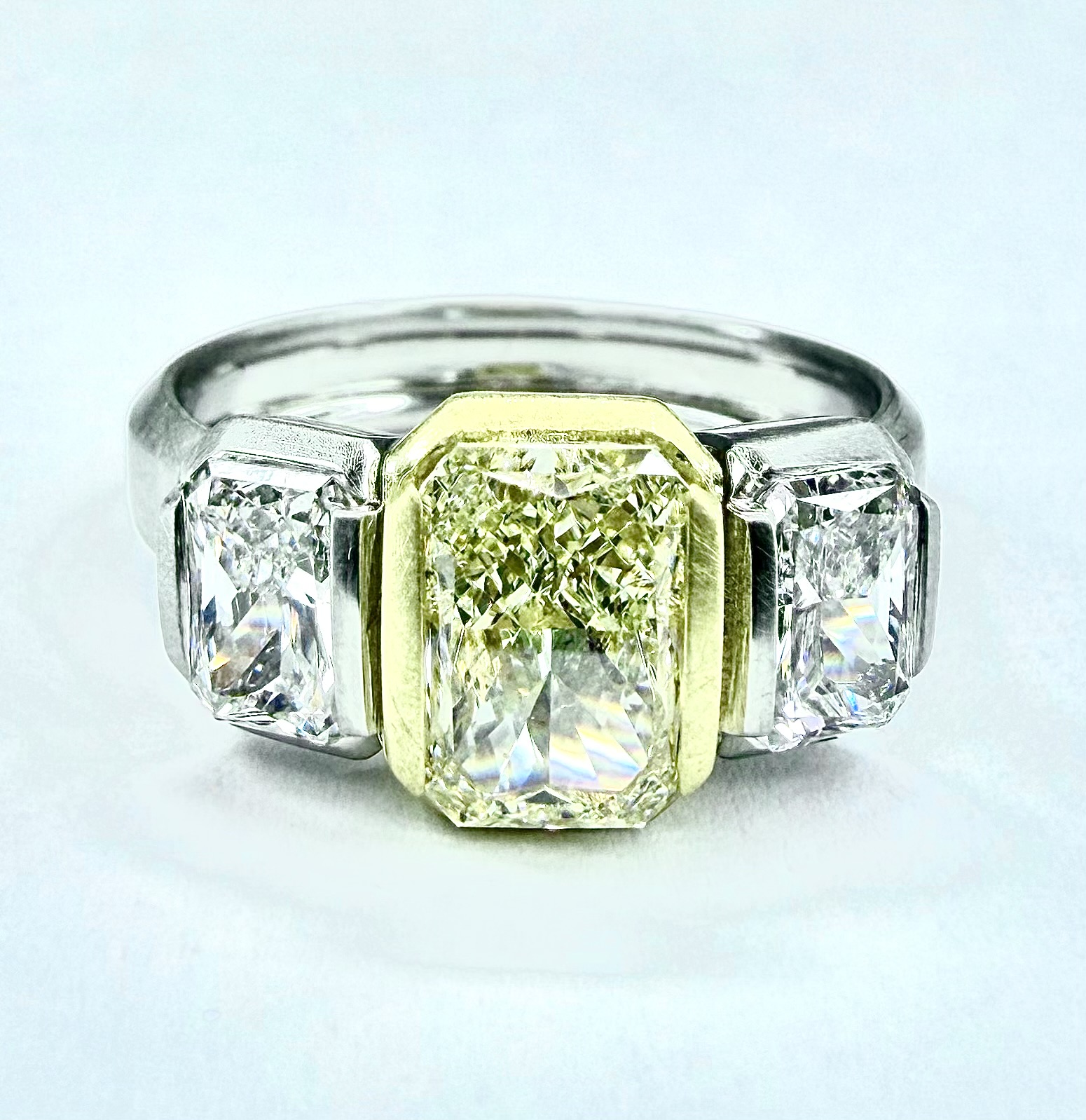 RING A-1111 - Light Yellow Diamond and Diamonds in Platinum