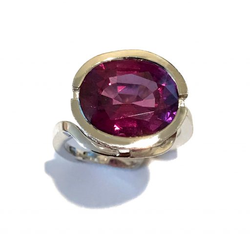 RING 0685 - Rhodolite and Diamonds in 18k White Gold - Image 2