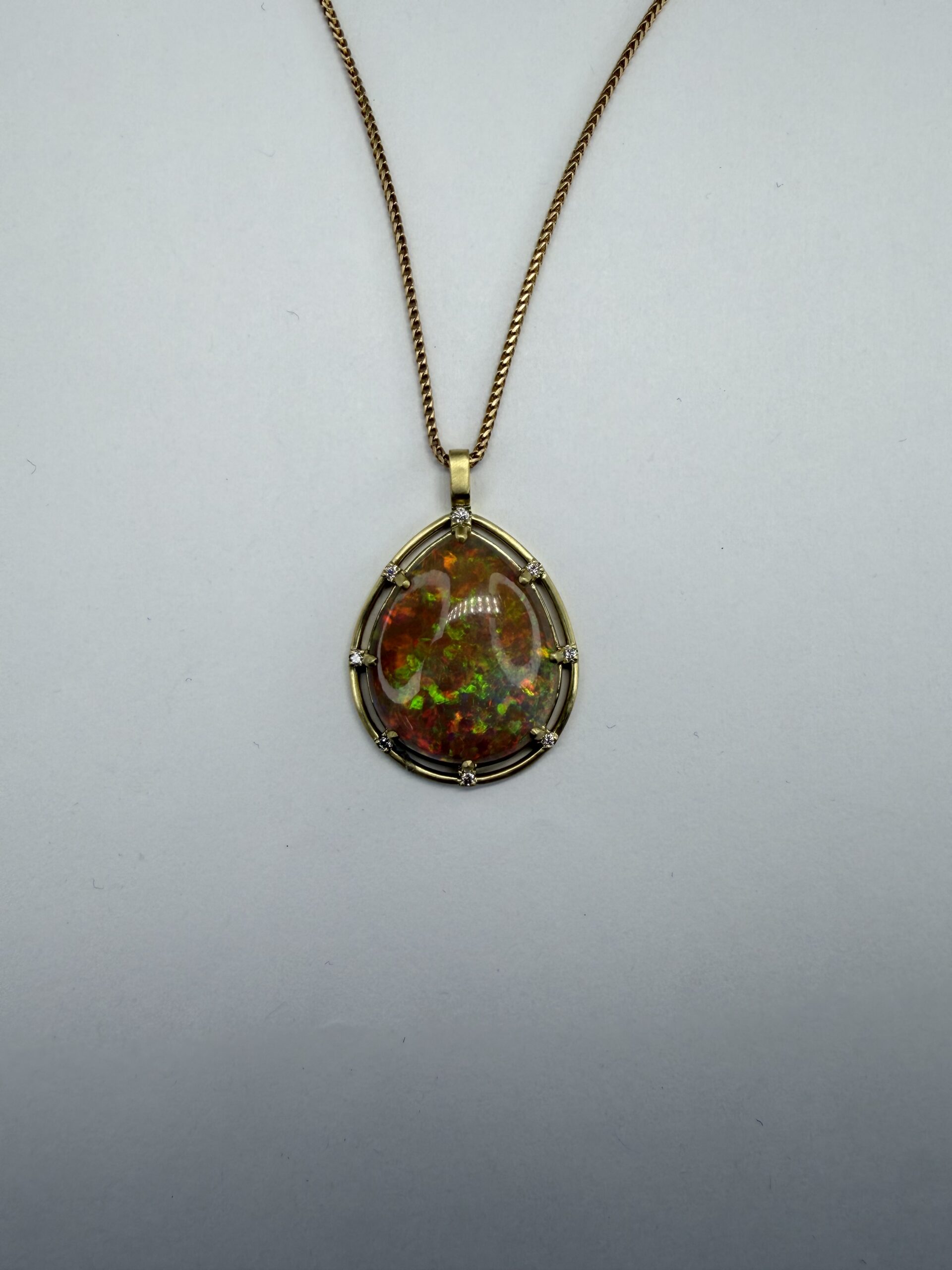 PENDANT 1056 - Opal and Diamonds in 18k Yellow Gold - Image 4