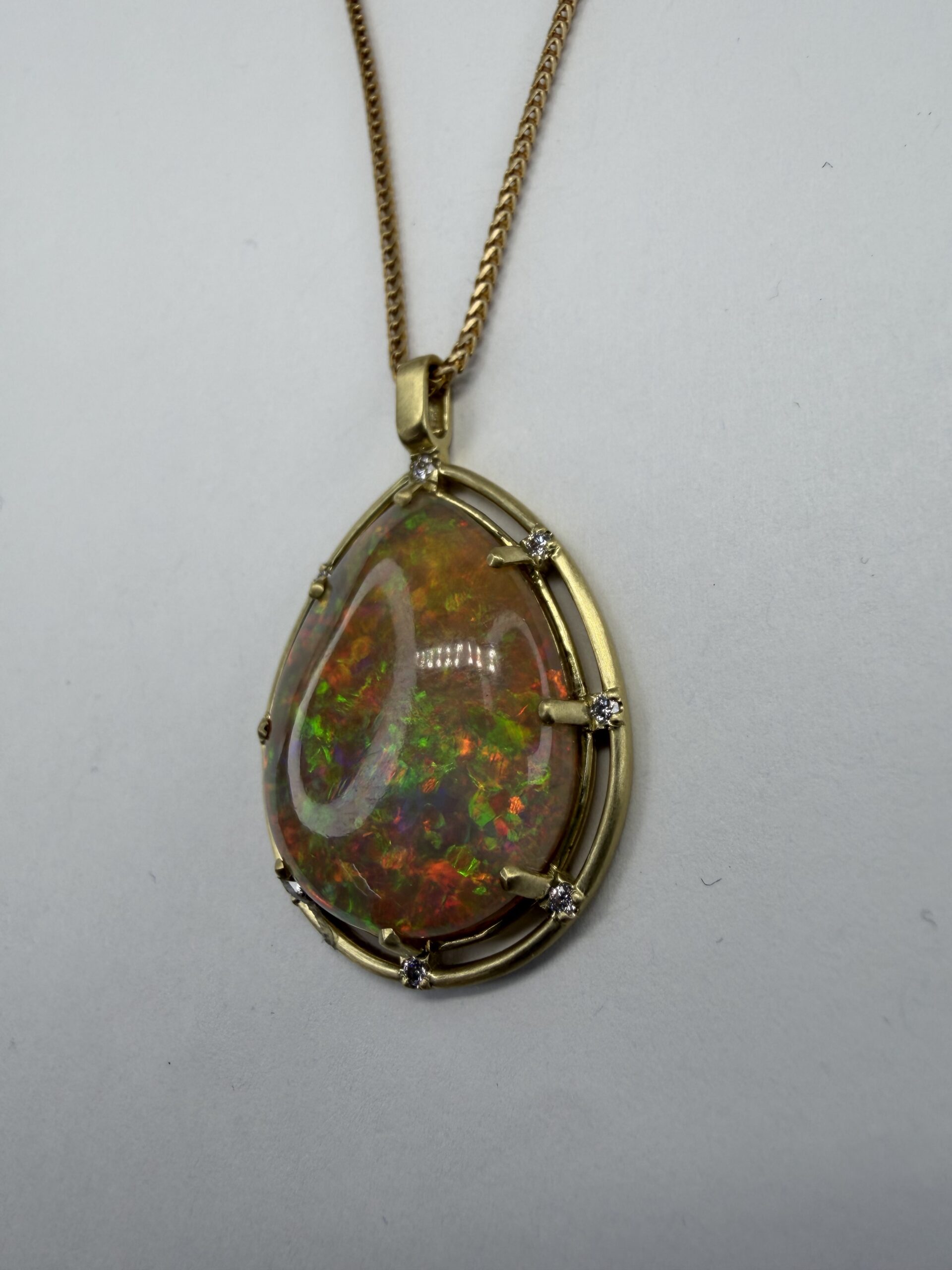 PENDANT 1056 - Opal and Diamonds in 18k Yellow Gold