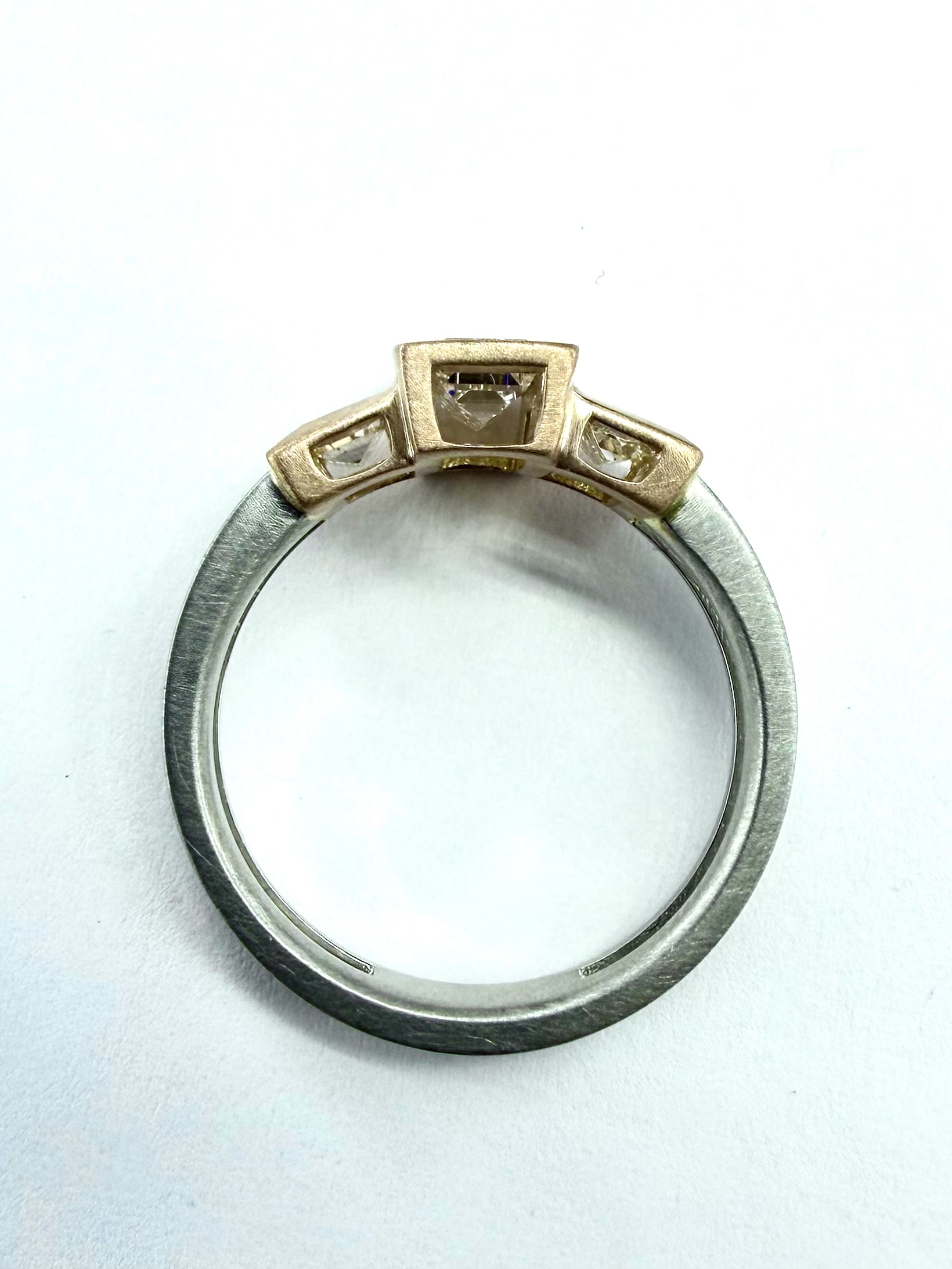 RING 0647 LARGE - Diamonds in 18k Yellow Gold & Platinum - Image 7