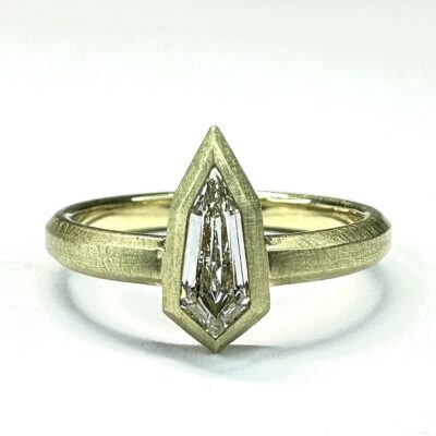 RING A-1086 – Diamond in 18k Yellow Gold