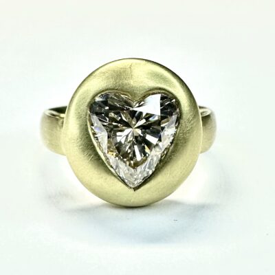 RING A-1106– Heart Diamond in 18k Yellow Gold