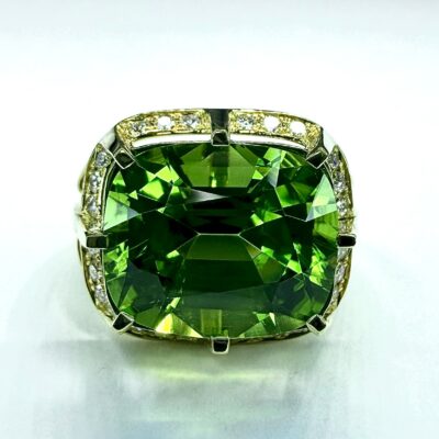 RING A-1097 - Peridot w/Diamonds in 18k Yellow Gold