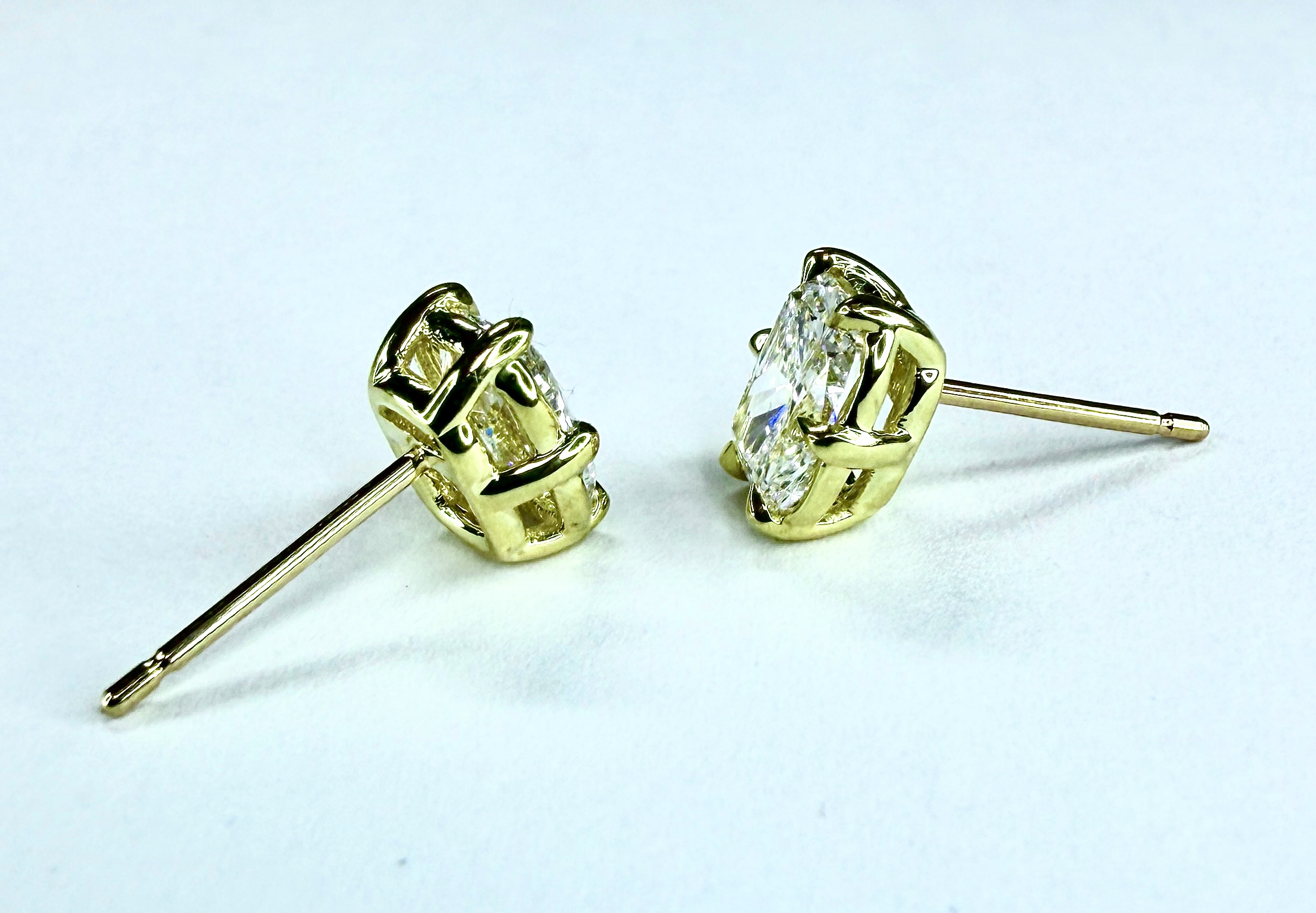 EARRING A-1043 - Diamonds in 18k Yellow Gold - Image 2
