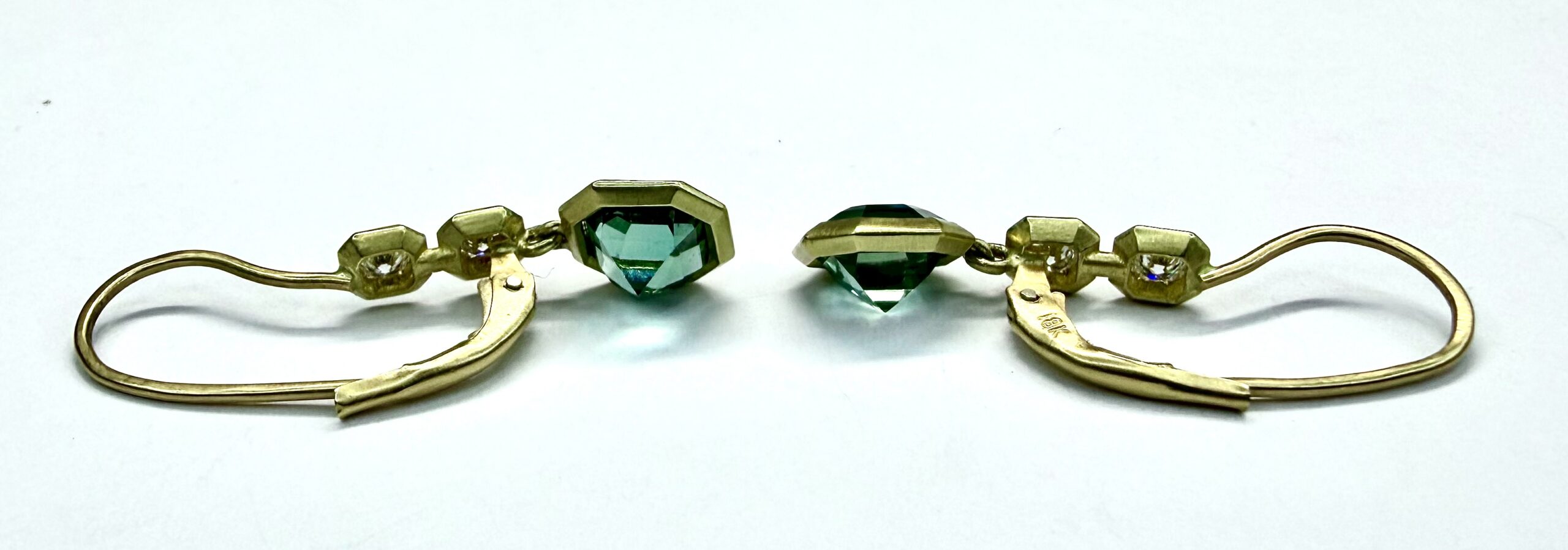 EARRING A-1079 - Green Tourmaline and Diamonds in 18k Yellow Gold - Image 3