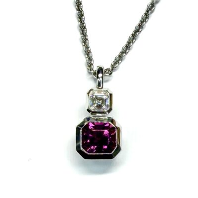PENDANT 1081 - Garnet and Diamonds in Platinum