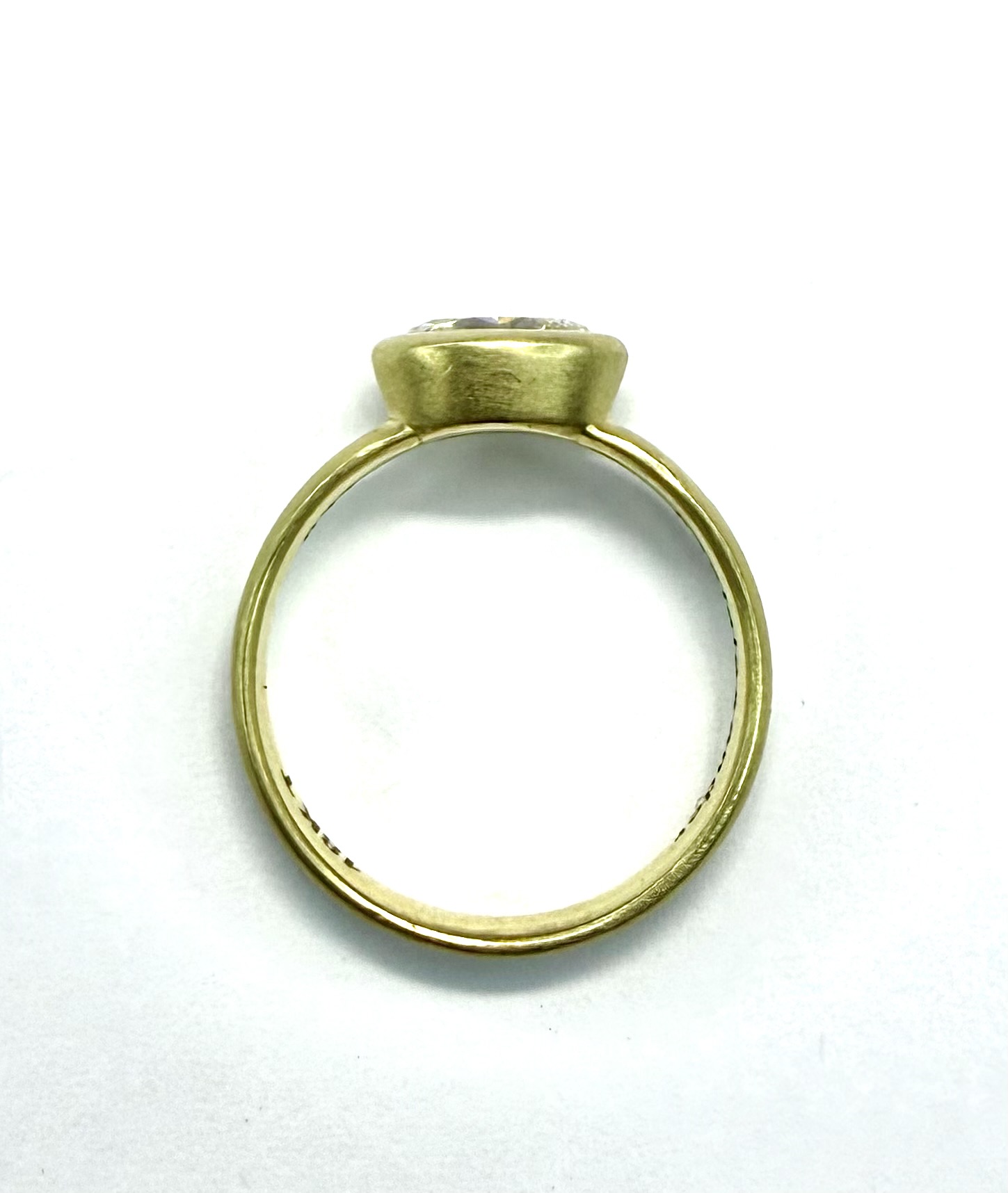 RING A-1028 - Oval Diamond in 18K Yellow Gold - Image 4