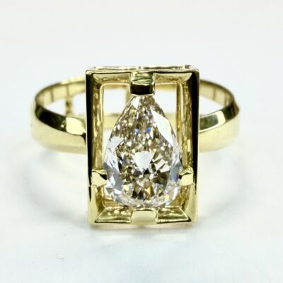 RING A-1096 - Pear Shape Diamond in 18k Yellow Gold
