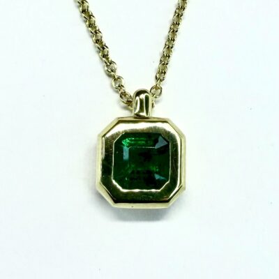 PENDANT 1059 - Emerald in 18k Yellow Gold (w/chain)