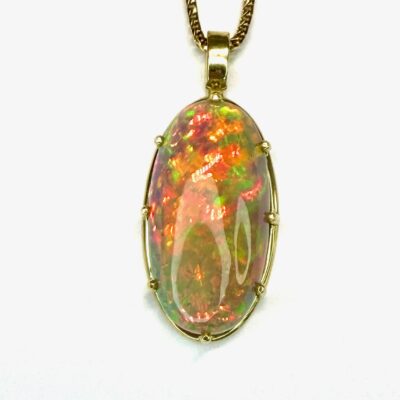PENDANT 1080 - Opal in 18K Yellow Gold (w/chain)