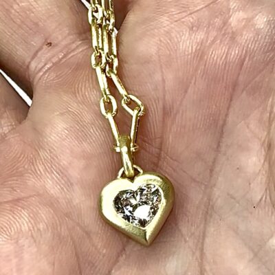 PENDANT 1059 - Heart Shaped Diamond in 18K Yellow Gold