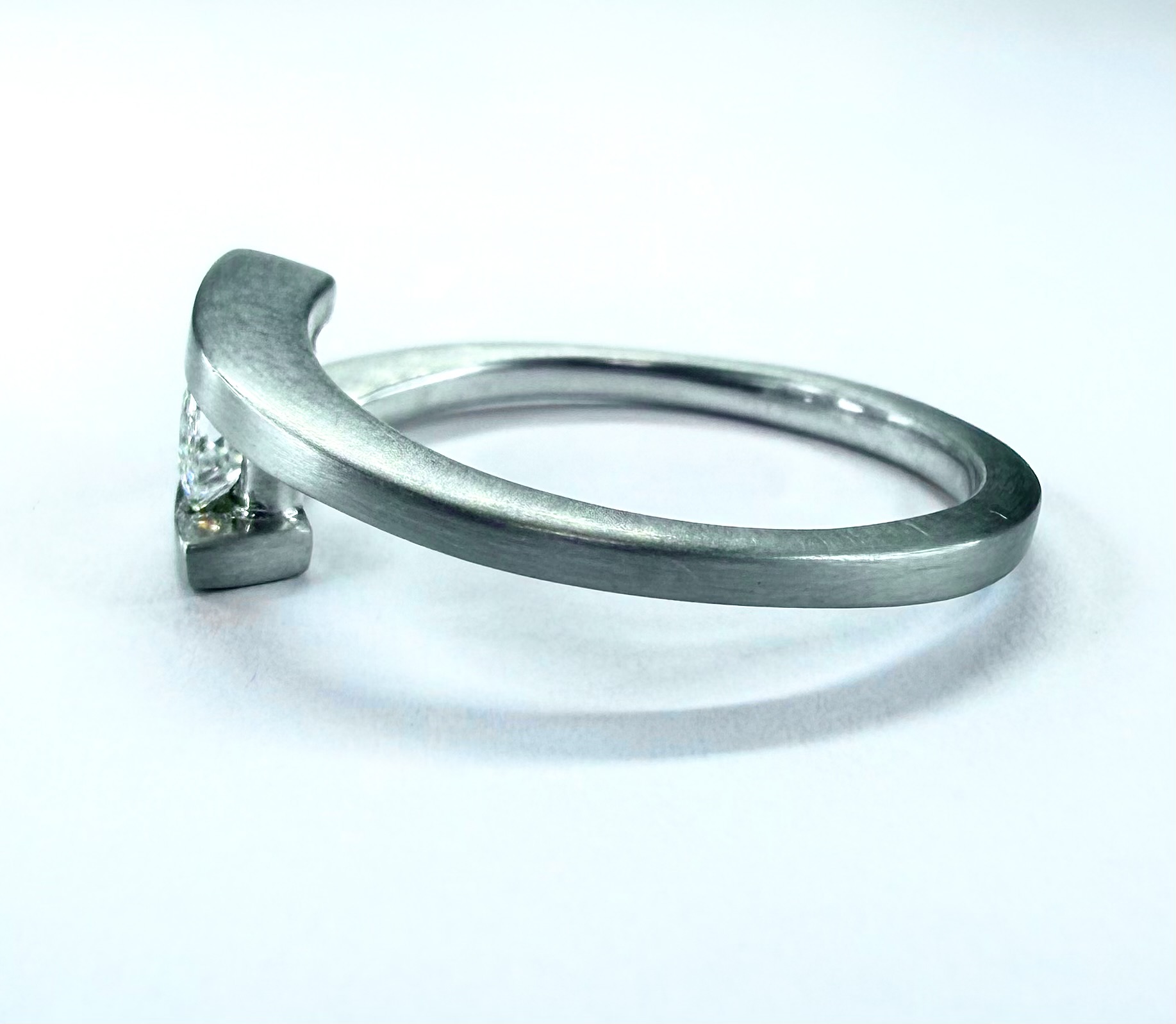 RING A-1114 - Diamond in Platinum - Image 2