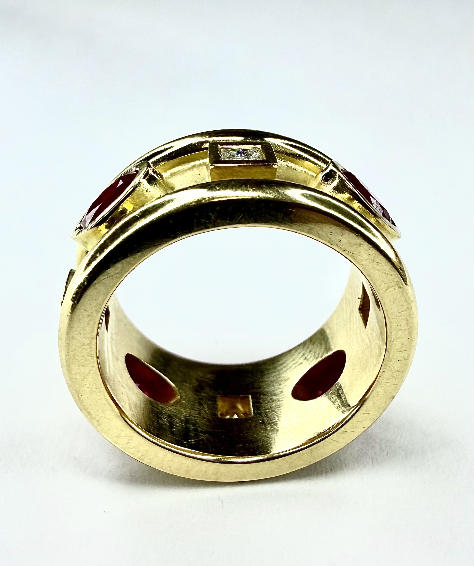 RING 0235 - Rubies and Diamonds in 18K Yellow Gold - Image 2