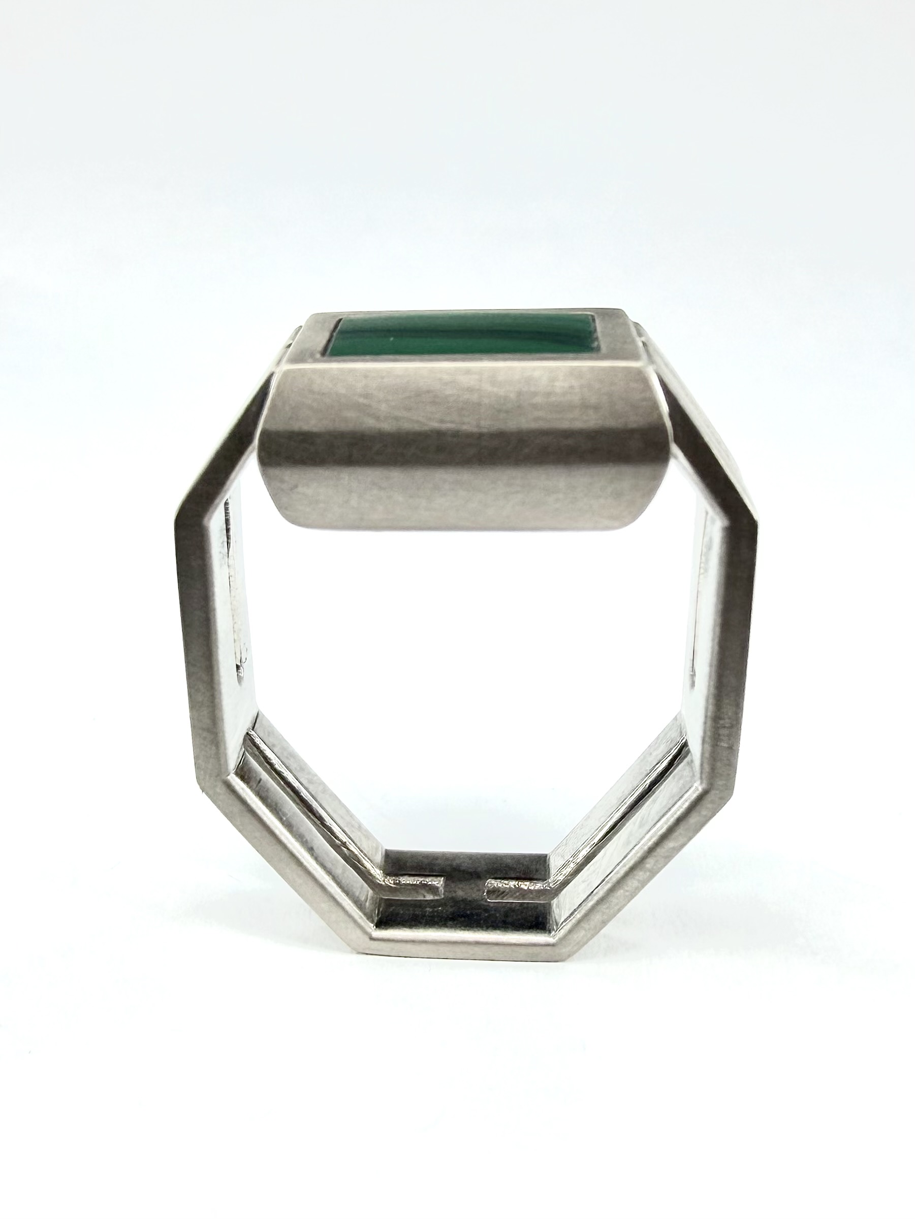 RING 0986 - Malachite in 18K White Gold - Image 3