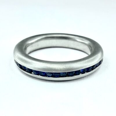 RING 0246 - Blue Sapphires in Platinum