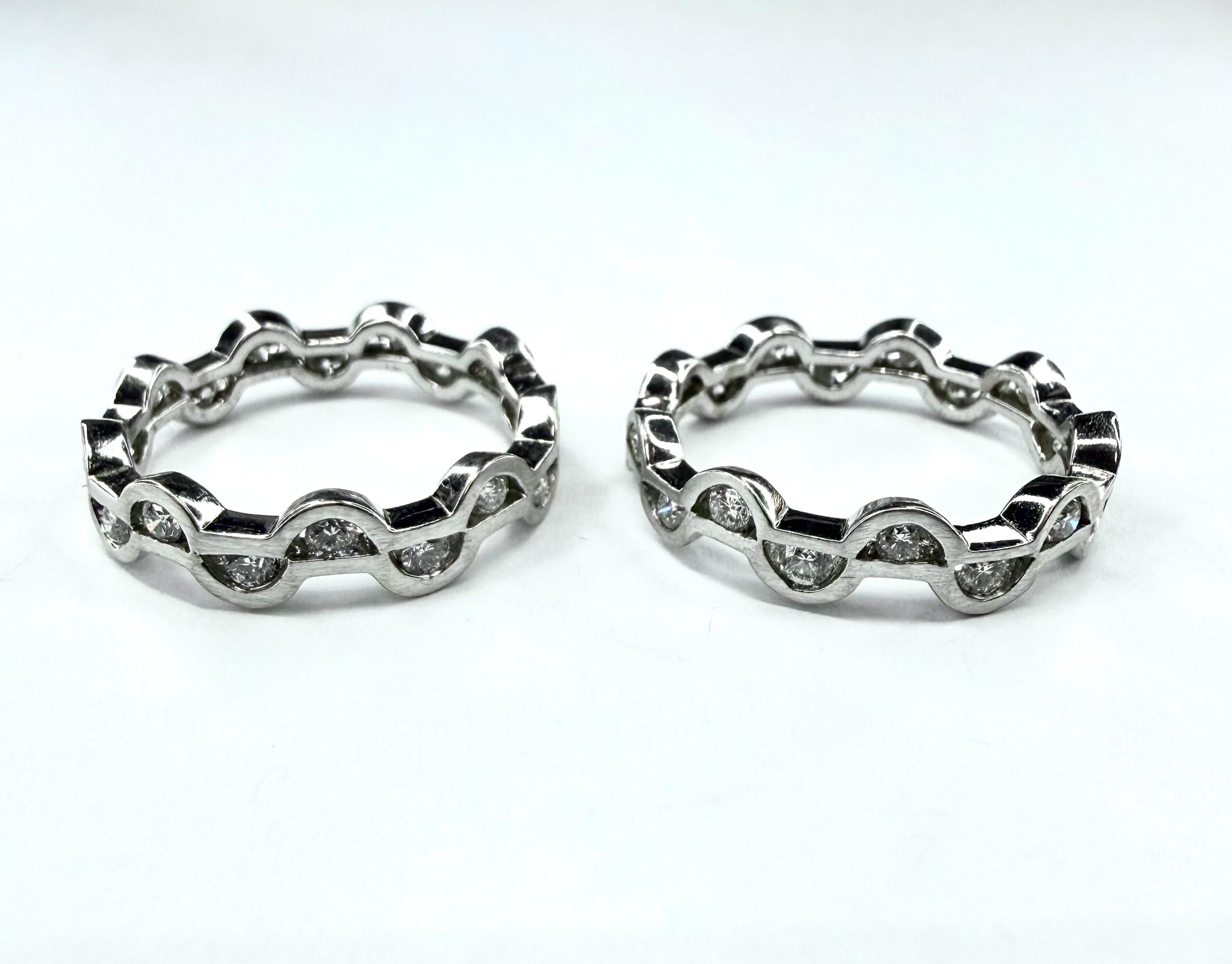 RING 0619 - Diamonds in 18K White Gold
