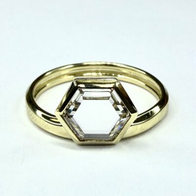 RING - A-1137 - Diamond in 18K Yellow Gold
