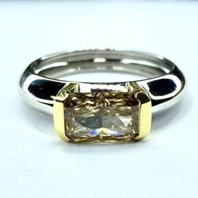 Ring A-1138 - Diamond in 18K Yellow Gold and Platinum