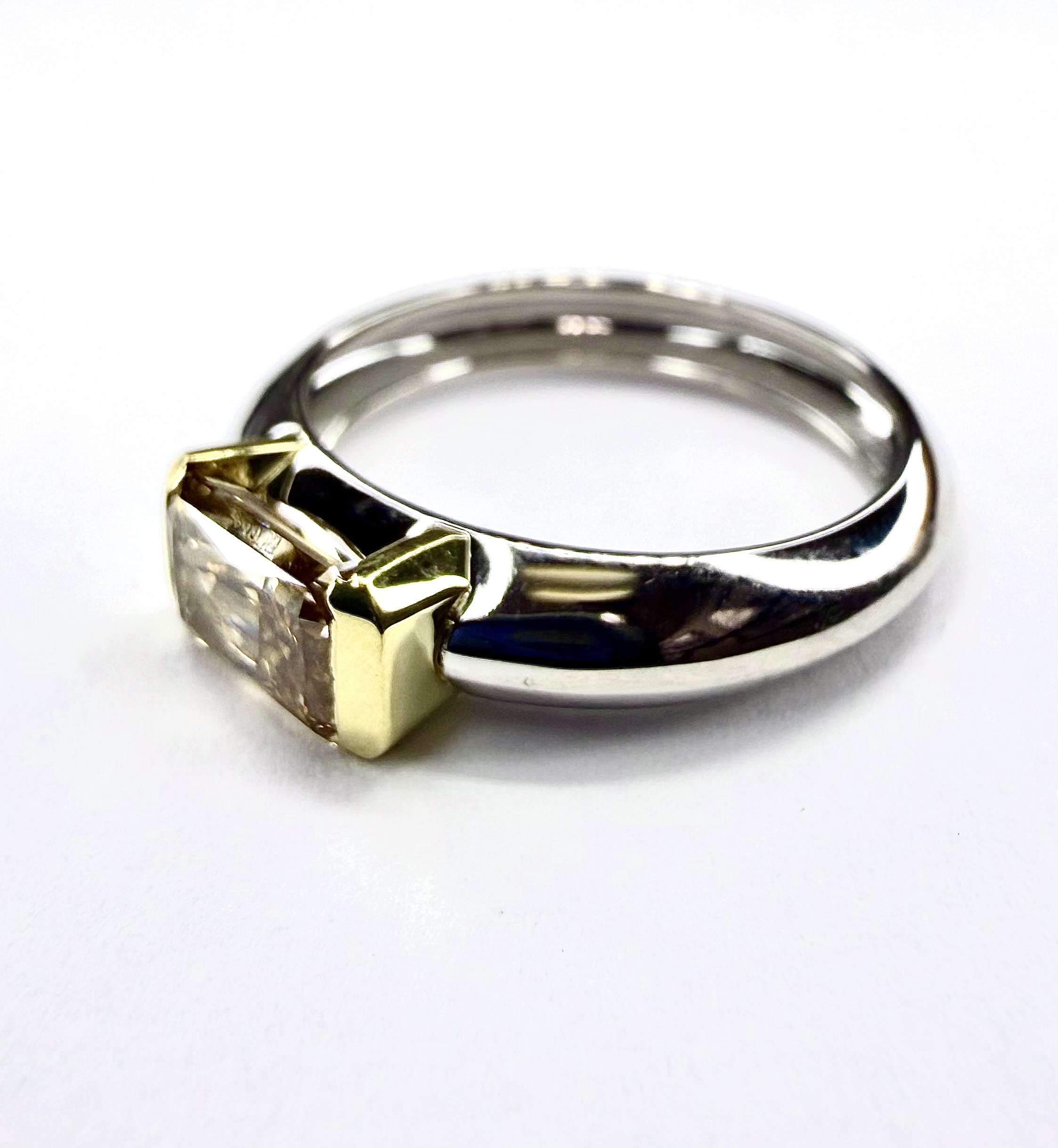 Ring A-1138 - Diamond in 18K Yellow Gold and Platinum - Image 2