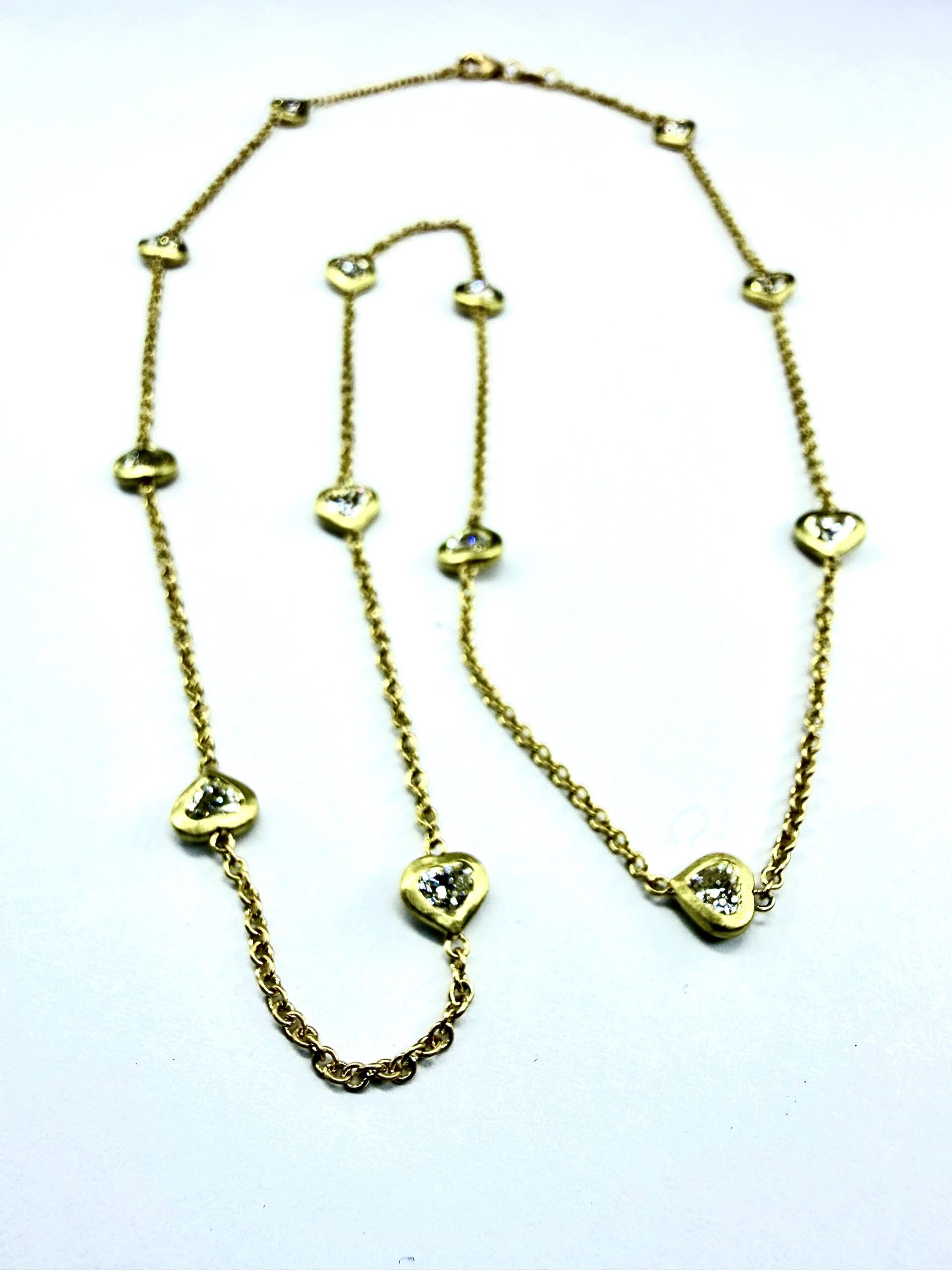 NECKLACE 1075 - Heart Shaped Diamonds in 18k Yellow Gold - Image 3
