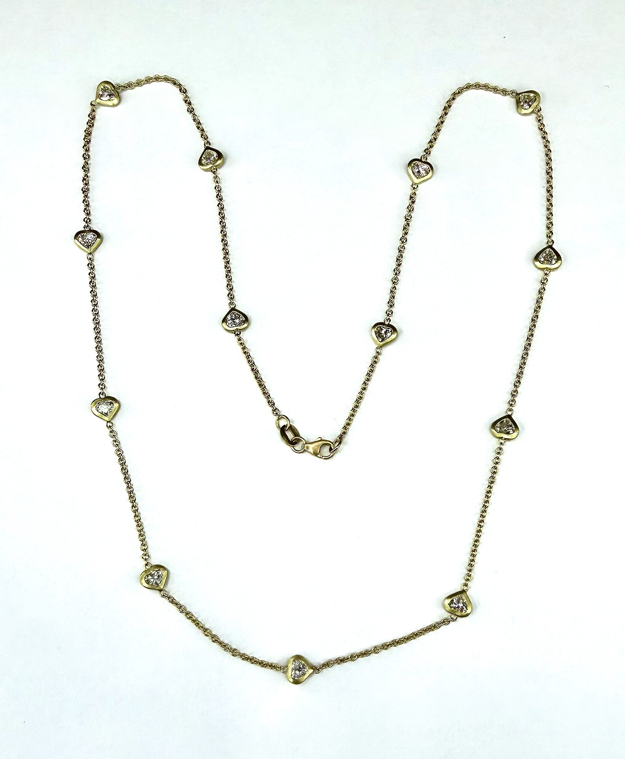 NECKLACE 1075 - Heart Shaped Diamonds in 18k Yellow Gold - Image 5