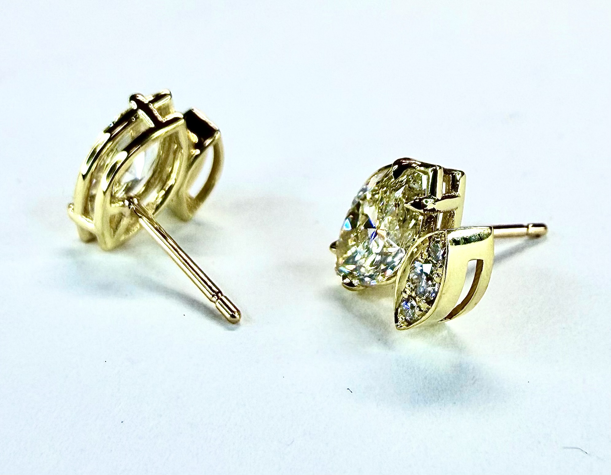 EARRING A-1139 - Diamonds in 18k Yellow Gold - Image 2