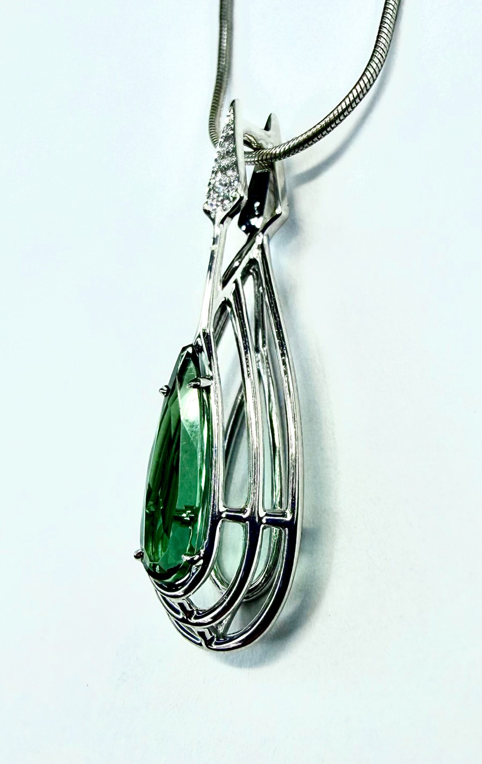 PENDANT 0869 - Green Tourmaline and Diamonds in 18k White Gold (w/chain) - Image 2