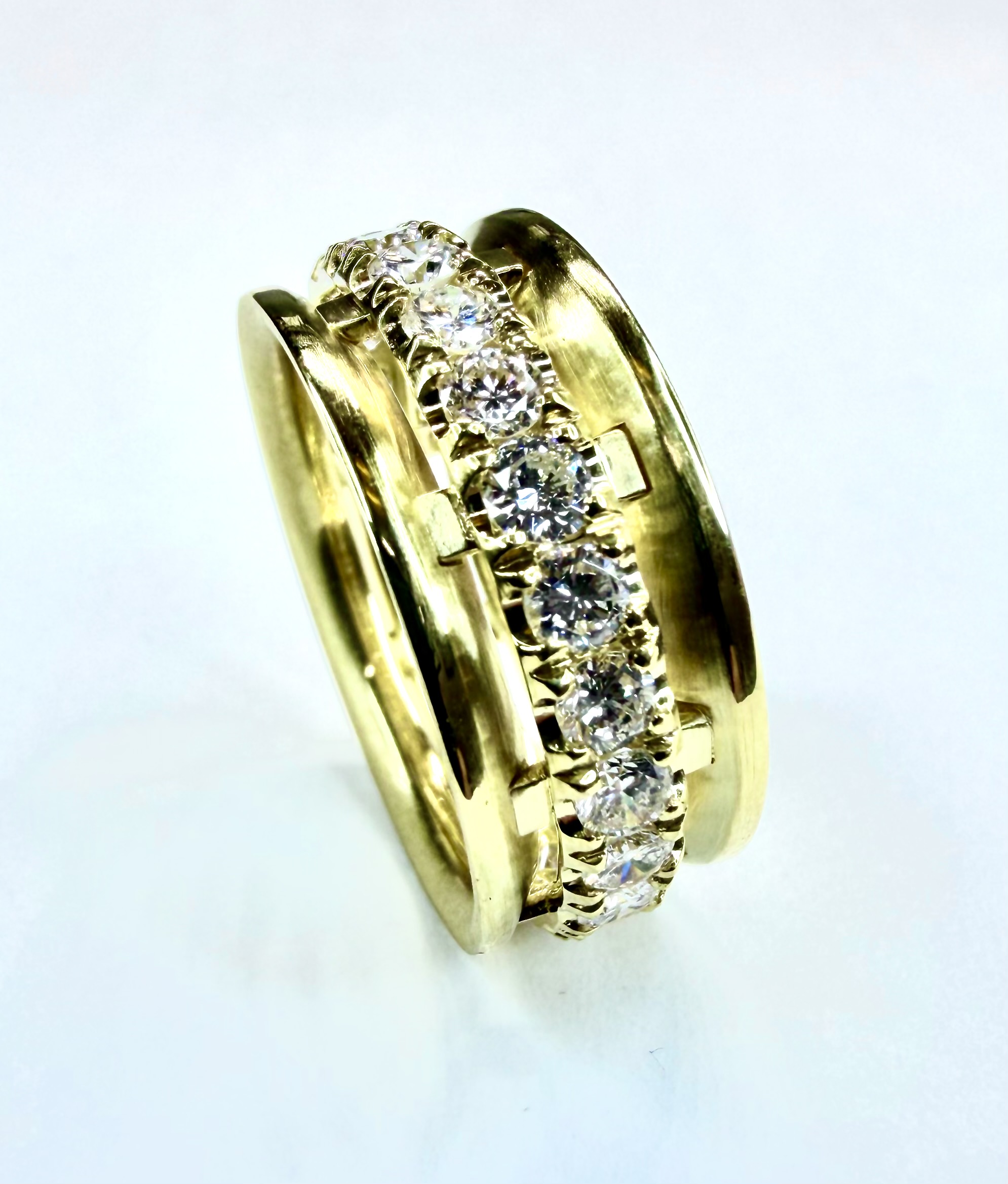 RING A-1141 - Diamonds in 18k Yellow Gold - Image 3