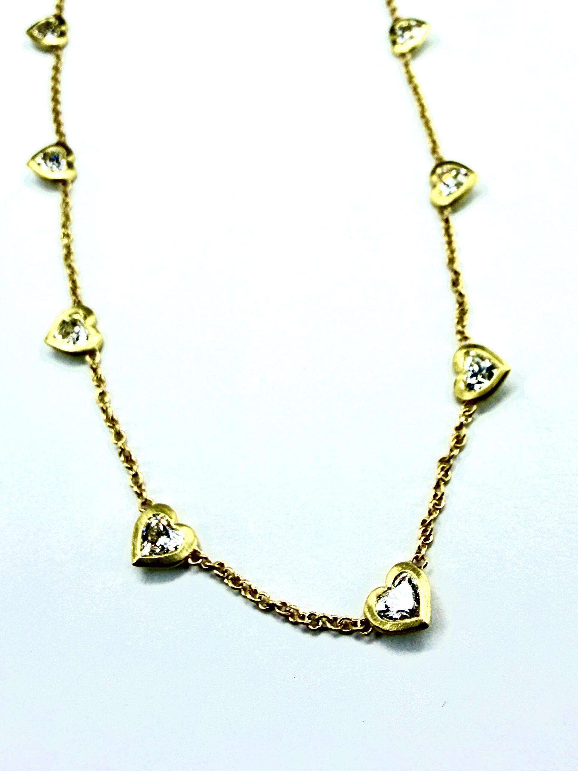 NECKLACE 1075 - Heart Shaped Diamonds in 18k Yellow Gold
