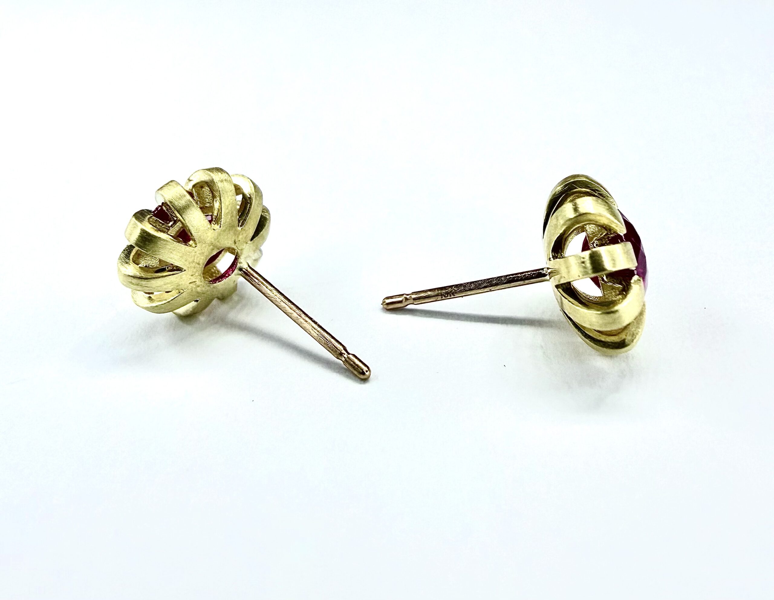 EARRING A-1142 - Burmese Rubies in 18k Yellow Gold - Image 2