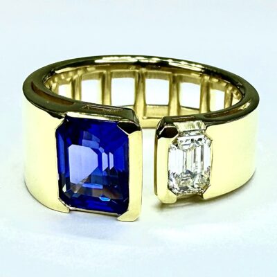 RING A-1131 - Tanzanite and Diamond in 18k Yellow Gold