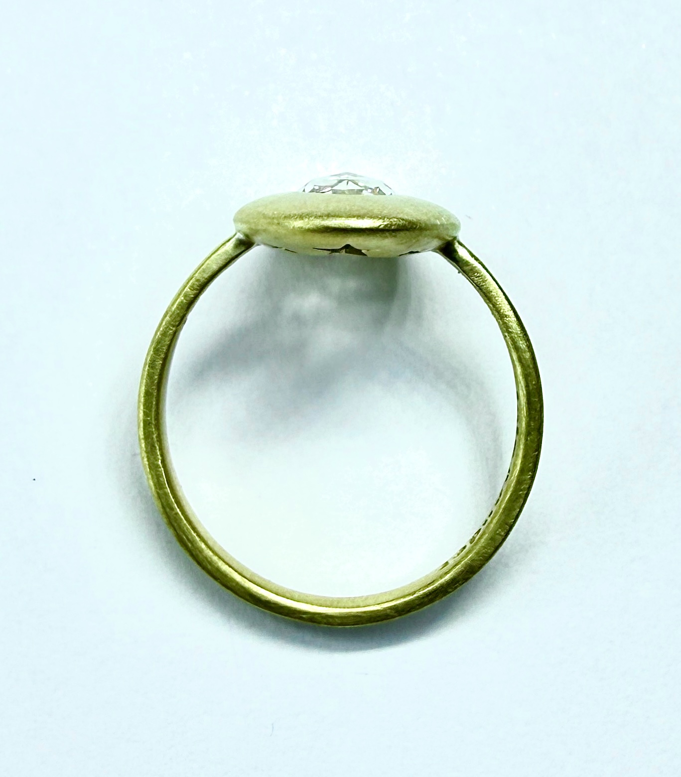 RING A-1091 - Oval Diamond in 18k Yellow Gold - Image 3