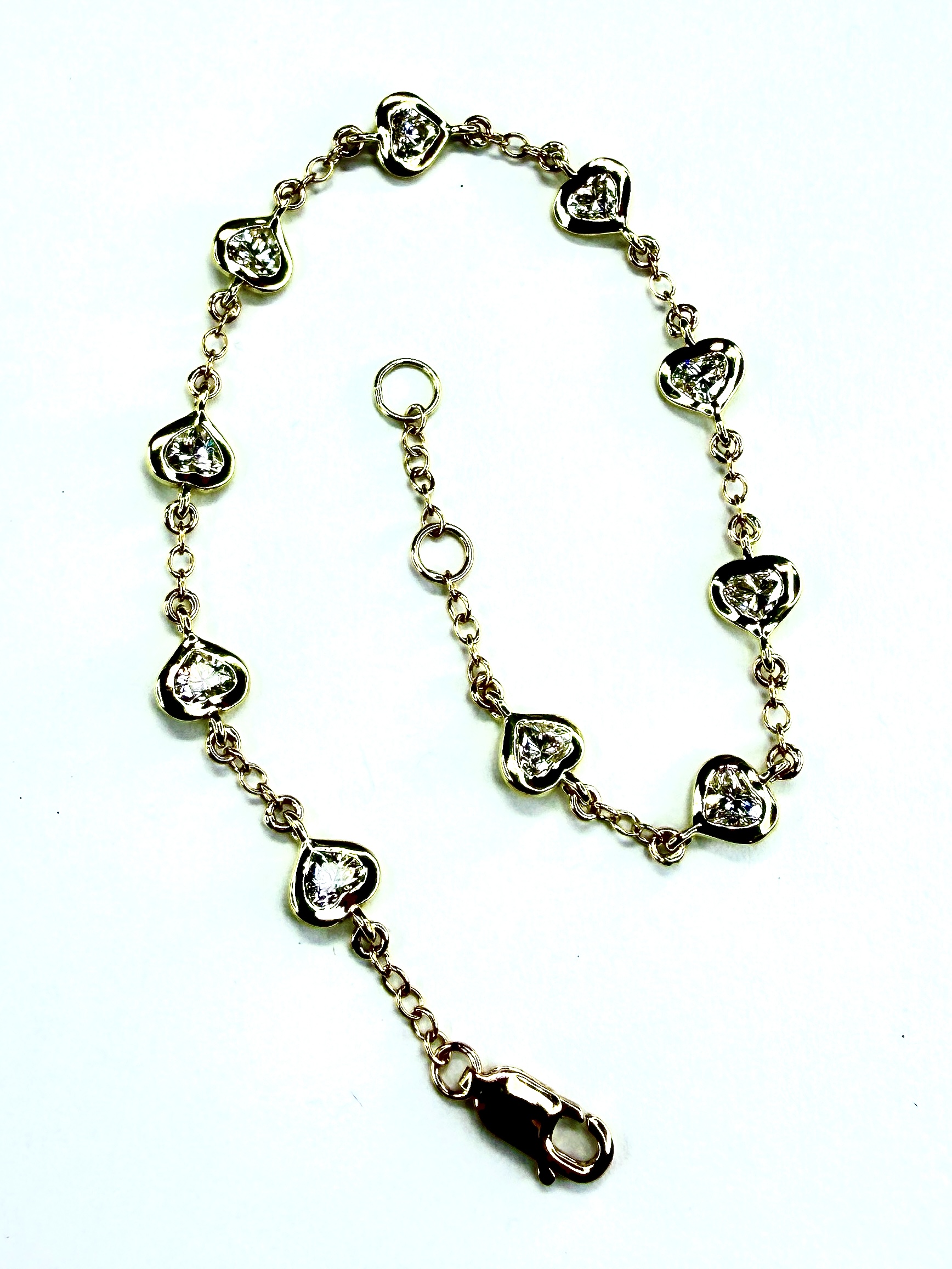 BRACELET 1075 - Heart Shaped Diamonds in 18k Yellow Gold - Image 2